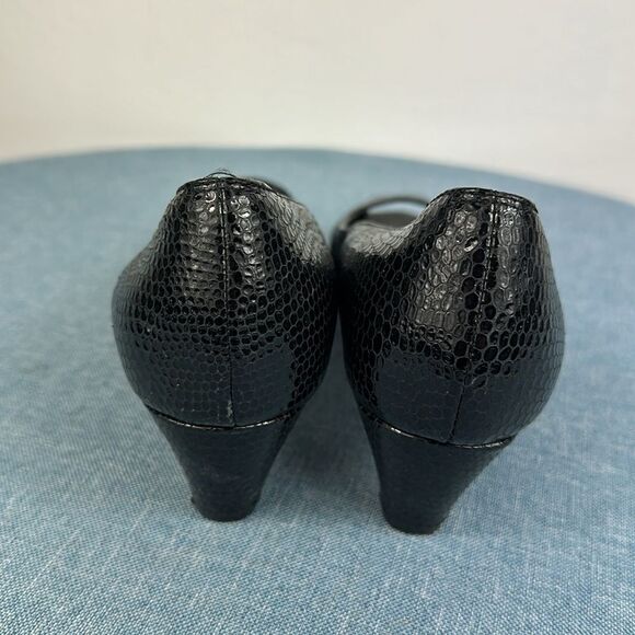 Vaneli Baxter Embossed Snake Heels Peep Toe Pumps In Black Size 8 M - Picture 4 of 9